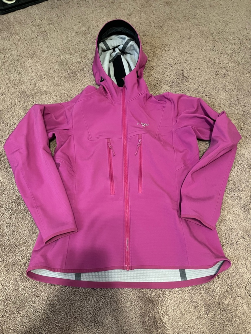 Arc’teryx zip up hooded jacket size small 4-6